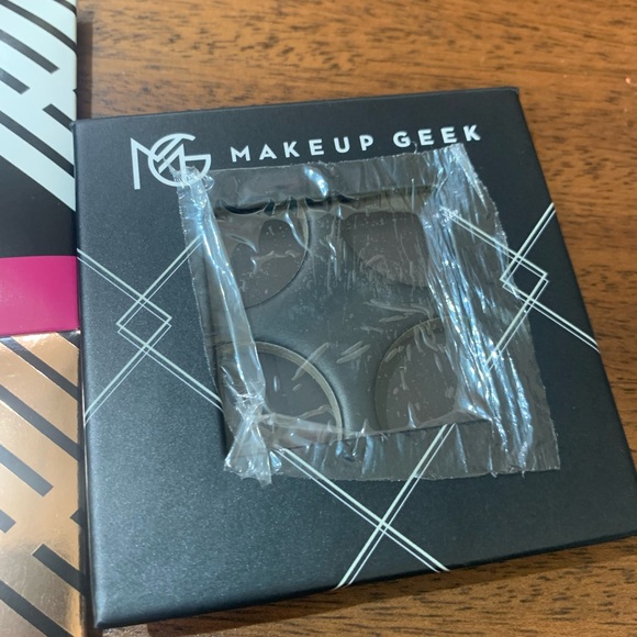 Makeup Geek Eyeshadow Palette Bundle Quad BNIB Tinseltown Sorcery So Pale - Picture 4 of 15